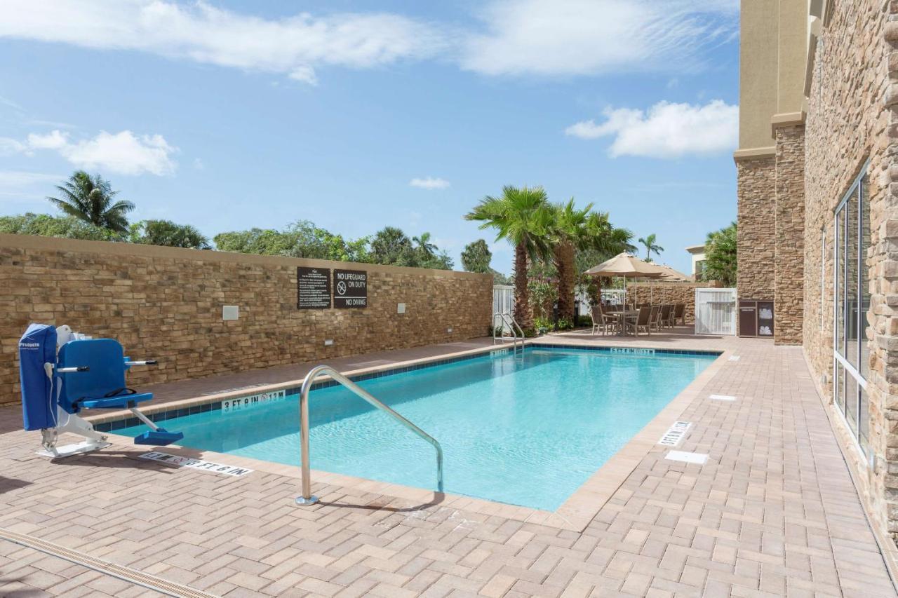 Hampton Inn Fort Lauderdale פומפנו ביץ' מראה חיצוני תמונה